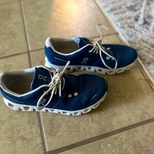 on cloud tennis shoes